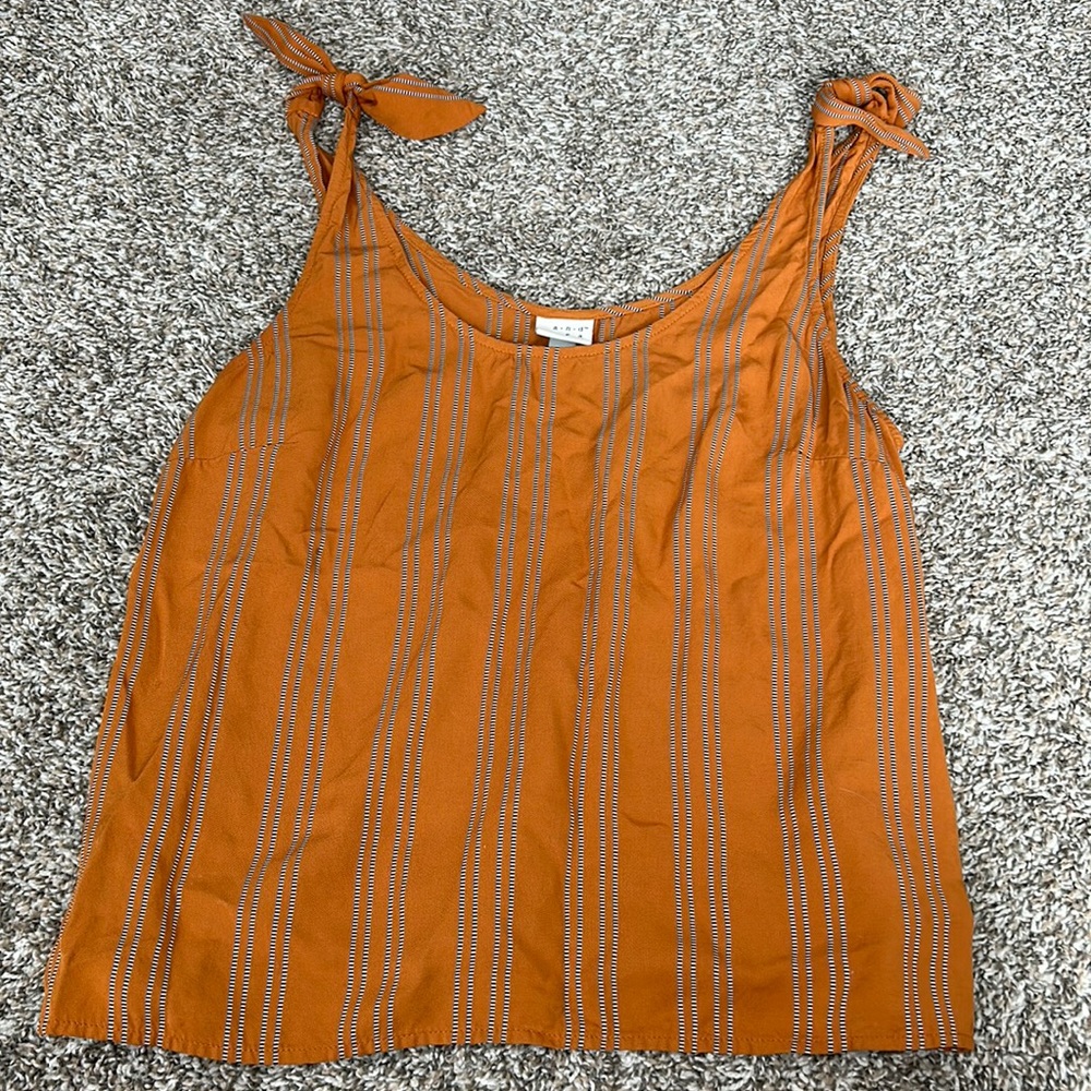 Tie sleeve tank top